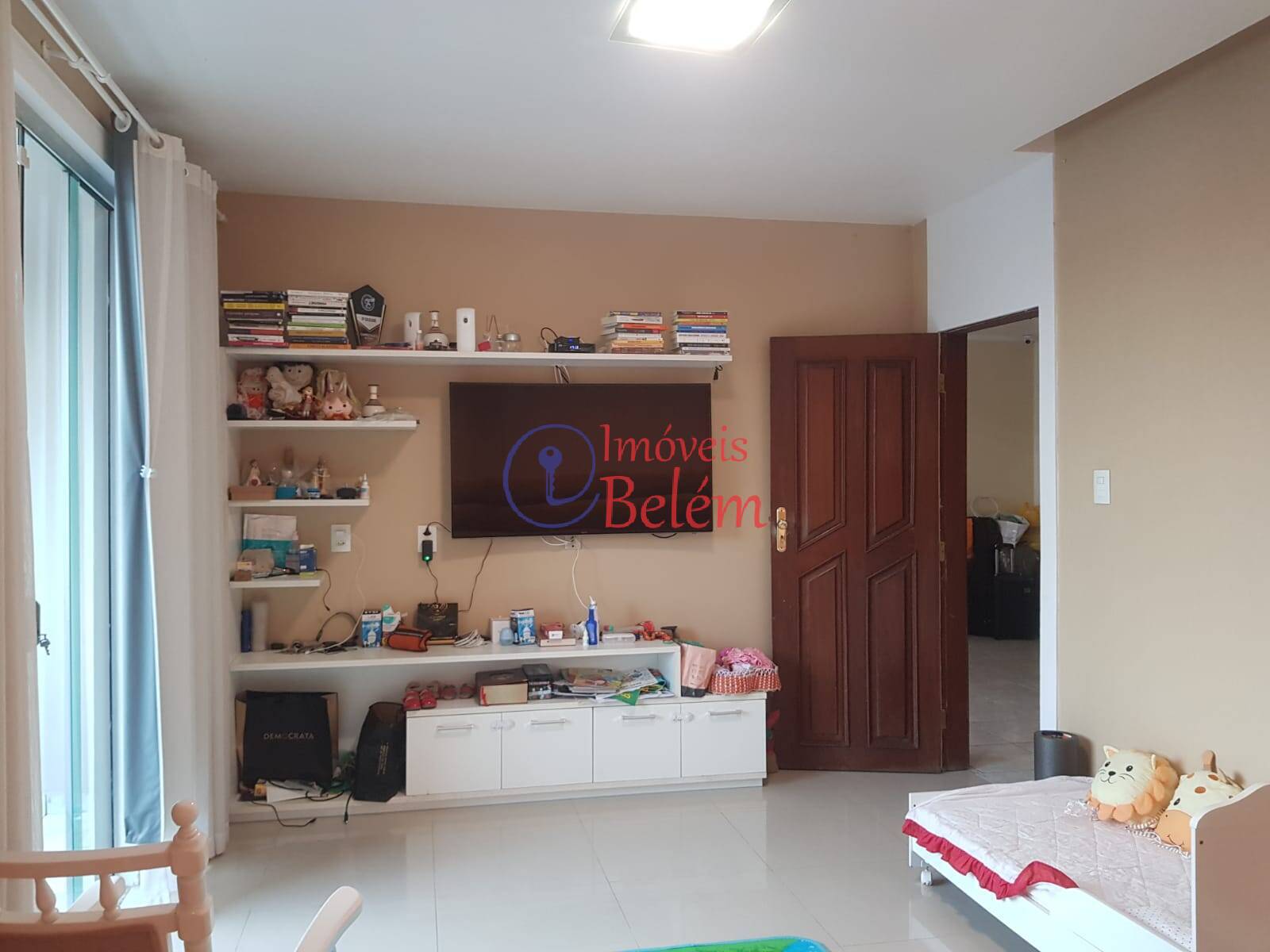 Casa à venda com 3 quartos, 220m² - Foto 4