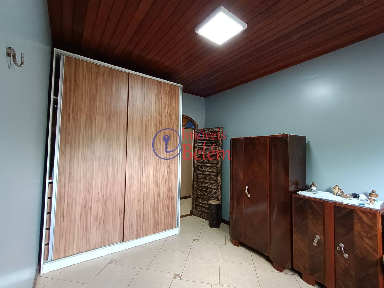 Casa à venda com 5 quartos, 300m² - Foto 14